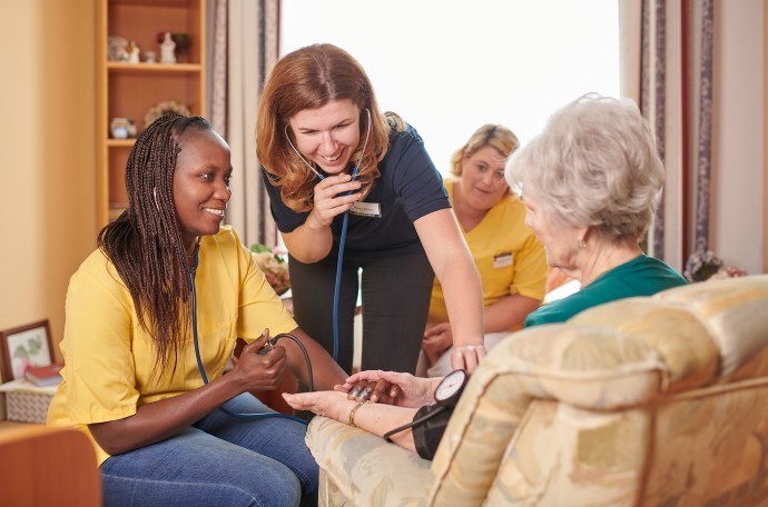 Praxisanleiter (m/w/d), 1. Bild