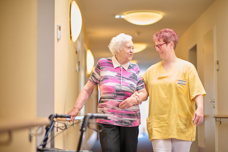 DSG-AmRinggleis-Gespraech-36049_Vorschau-768x512 DSG-AmRinggleis-Gespraech-36049_Vorschau-768x512