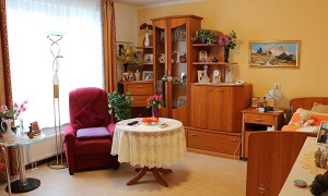 Seniorenheim-Potsdam-Pflegewohnstift-Waldstadt-Einzelzimmer-300x180 Seniorenheim-Potsdam-Pflegewohnstift-Waldstadt-Einzelzimmer-300x180